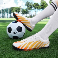 ショートスパイクトレーニングサッカーシューズロートップレザーブロークンスパイクサッカースニーカーロートップユースシューズ大きいサイズクロスボーダー
