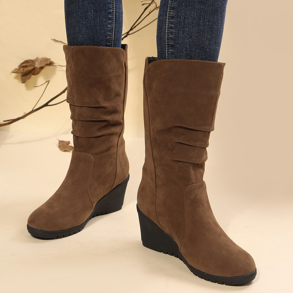 Plus-size low heel round head women's height-raising casual boots_voghion.com