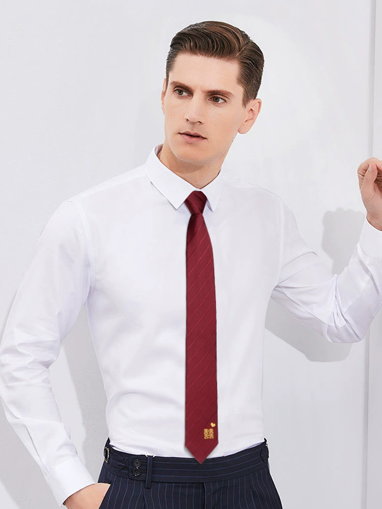 Red tie, classic suit with zipper