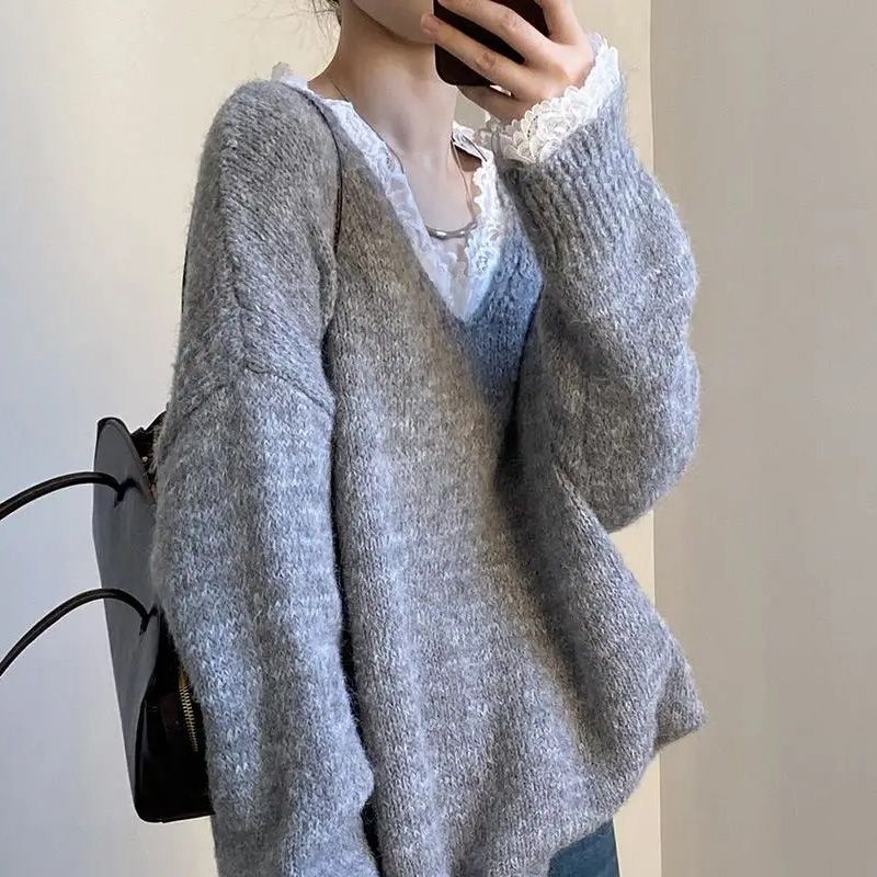 Korean-style soft gray patchwork new commuter knit sweater, loose fit for women, autumn and winter high-end sweater, stylish and casual Korean-style soft gray patchwork new commuter knit sweater, loose fit for women, autumn and winter high-end sweater, stylish and casual