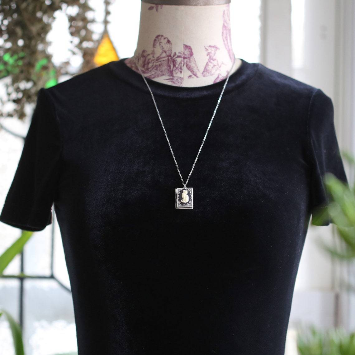 15g Weight Pendant Necklace Classification Retro Book Cat Copper Plating Pendant Necklace
