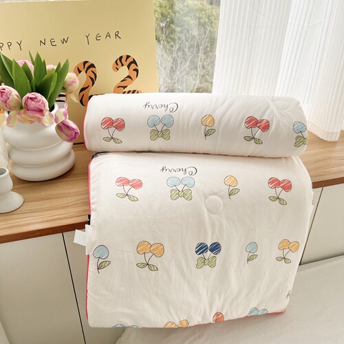 Soft and waxy knitted milk silk air conditioning quilt, cute, fresh, summer cooling quilt, soy fiber summer quilt, machine washable thin quilt