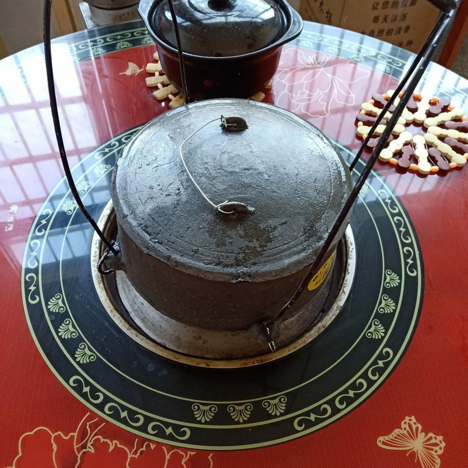 Старомодная чугунная кастрюля, чугунная кастрюля-тренога, кастрюля для тушения, утолщенная железная подвесная кастрюля для дров, железная кастрюля, кастрюля для приготовления курицы, кастрюля для тушения, кастрюля для приготовления риса, бытовая техника