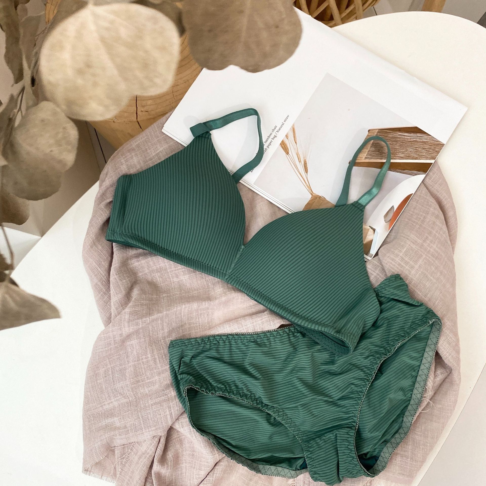 Recolección lateral tridimensional francesa cómoda sin costuras, soporte superior, leche antideslizante, ropa interior antiflacidez, sujetador de texto femenino