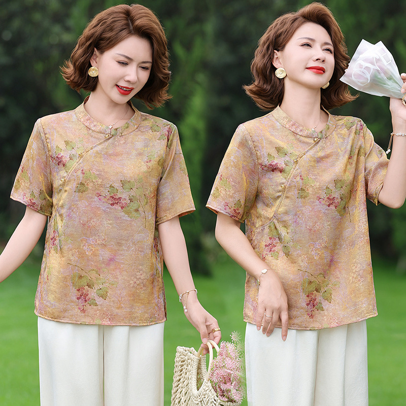 Mom's new summer short-sleeve T-shirt, new style for middle-aged and elderly women, summer clothing with a Chinese-style modern flair, fashionable and versatile top
