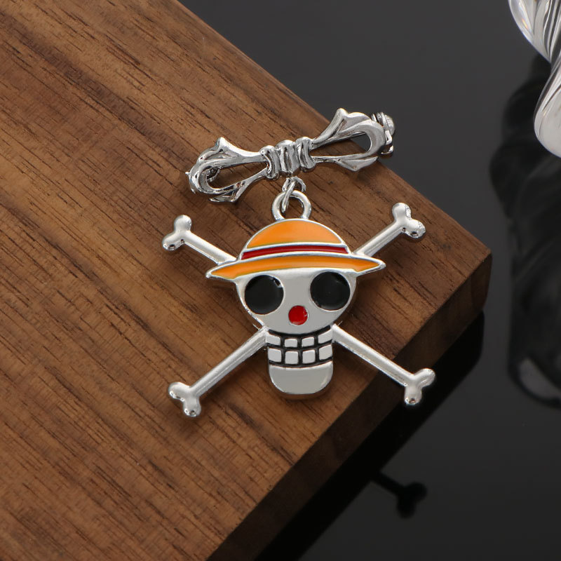 Decoraciones de aleación periférica de una pieza, sombrero de paja, calavera, broche de camino, colgante, llavero, collar, accesorios de ropa