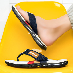 2025 New Shoes Men's Slippers Men's Summer Outerwear Trendy Internet Celebrity Popular Beach Herringbone Sandals Casual Sports