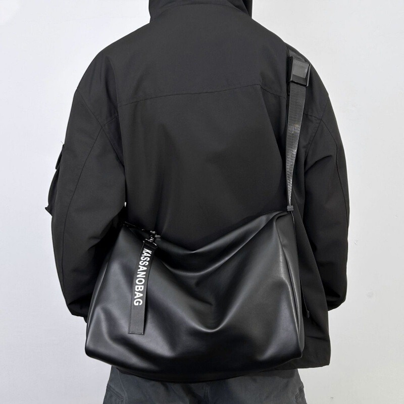 2023 New Large Capacity Crossbody Bag Texture Gym Bag Men's High-end Soft Leather Fashionable Shoulder Bag Simple Trend