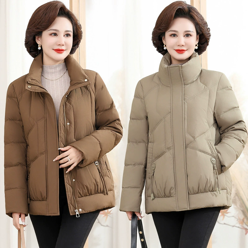 Мама среднего возраста зимний белый утиный пуховик 2024 года