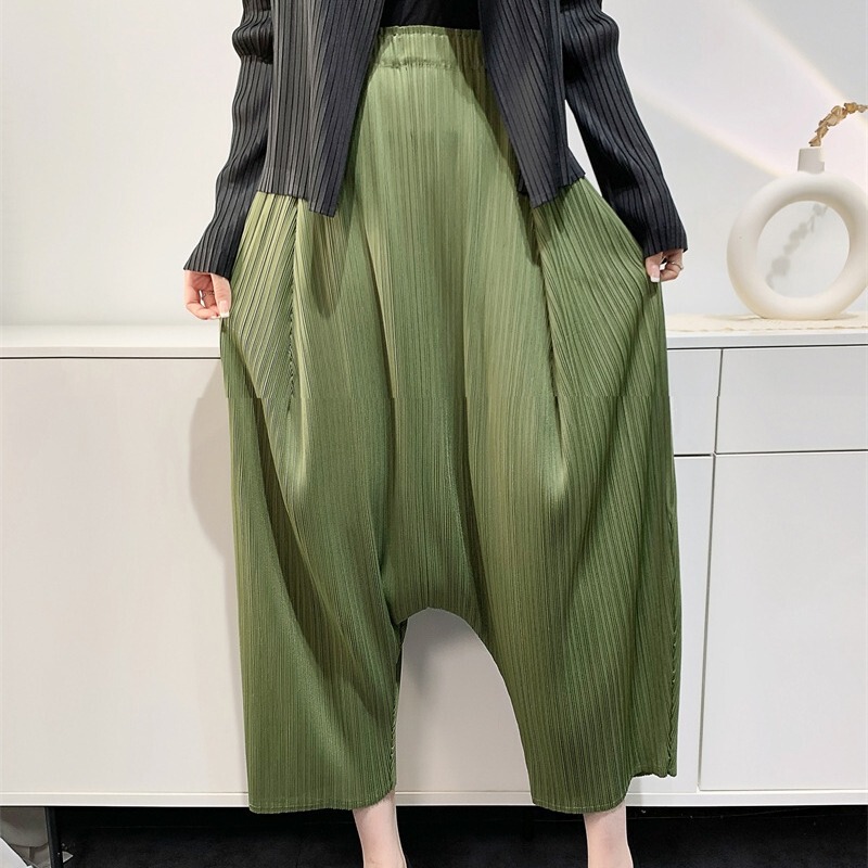 2024 New pleated pants women's harem hanging baggy pants cropped pants personality loose plus size Street hipster style