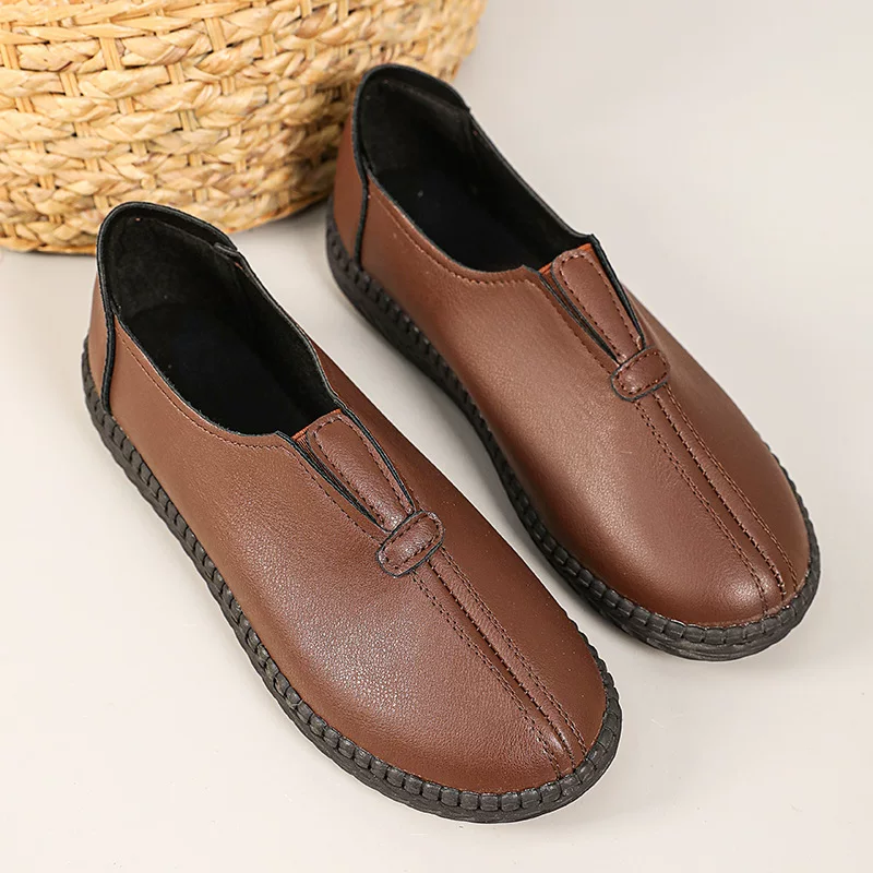 Comfortable shoes for mother, footwear for leather shoes, 2024 years, soft sole, for middle age