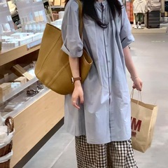 チャオ級おすすめ! シンプルな日本の怠惰な風の中の長さは丸首の半袖のシャツのワンピースの女性の夏を合わせます。