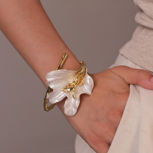 �W���F���m�Ž��ײɫ�����㻨�����C�����r�К��|С���_���֭hŮ