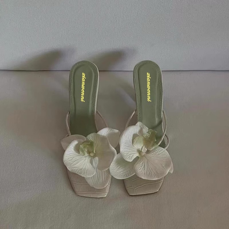 Floral Decorated High-Heeled Flip-Flop Sandals For Women, Summer Outdoor Fashion, 2025 New Trend, Internet Celebrity_vogvips.com