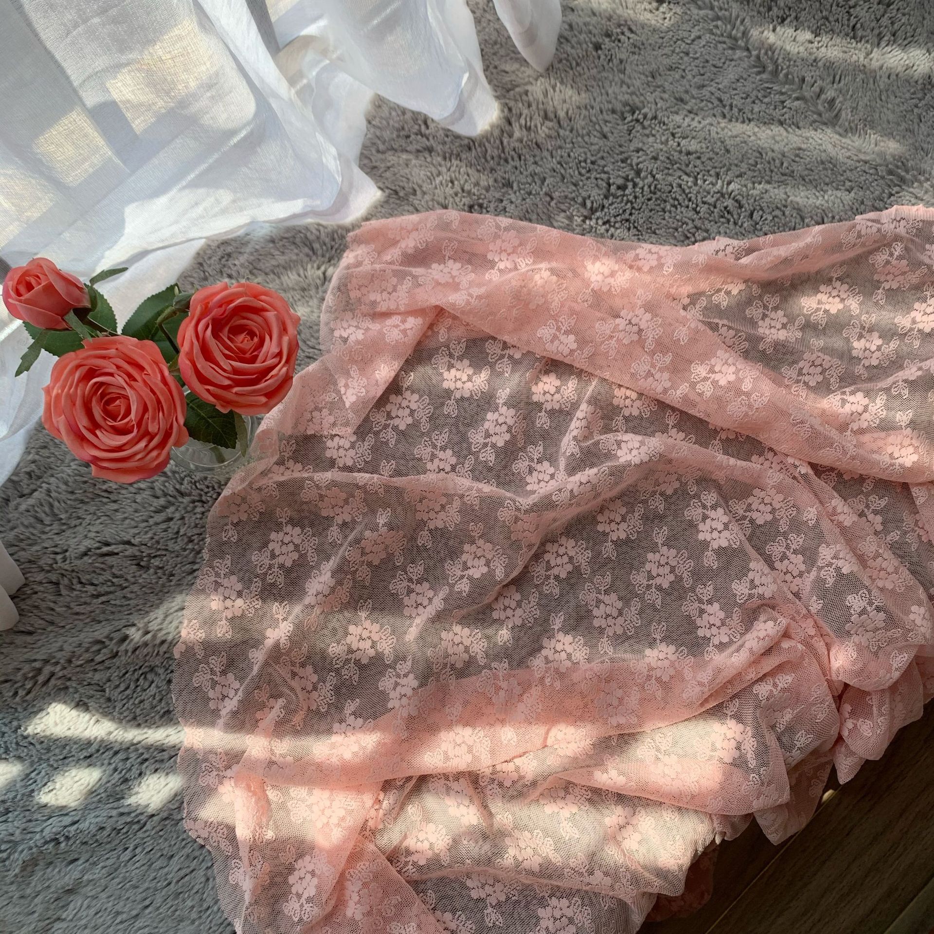 Tela de encaje de poliéster tridimensional pequeña tela de jacquard floral para niños Hanfu al por mayor estera de mesa de malla mantel de encaje