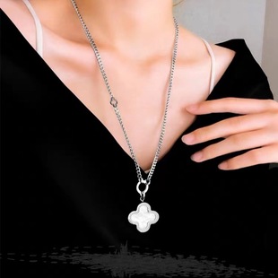 TikTok Lucky Four-leaf Clover Necklace Women's Niche High-grade Design Titanium Steel Color-free All-match Woolen Chain Jewelry
