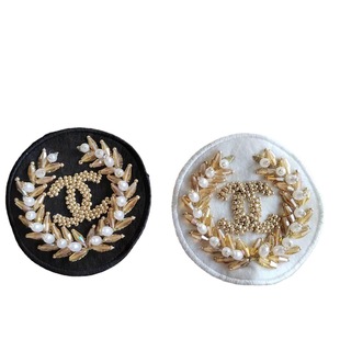 Manufacturers supply nail bead embroidery jewelry rhinestone Pearl cloth badge clothing accessories shoes and hats decoration DIY accessories