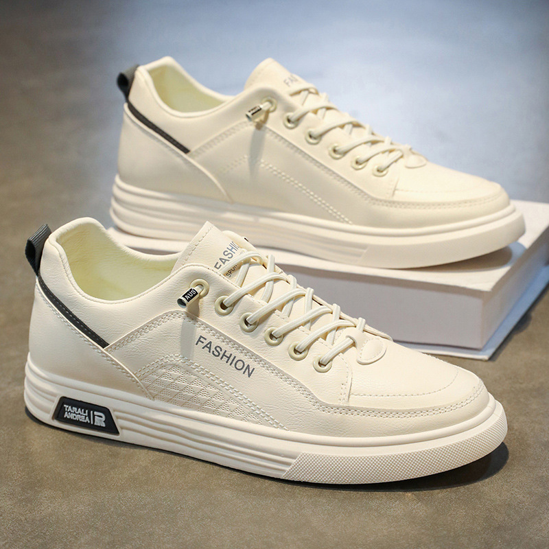 Zapatos de hombre 2025 verano nueva tendencia versátil transpirable zapatos blancos ligeros de suela suave zapatos casuales para estudiantes hombres