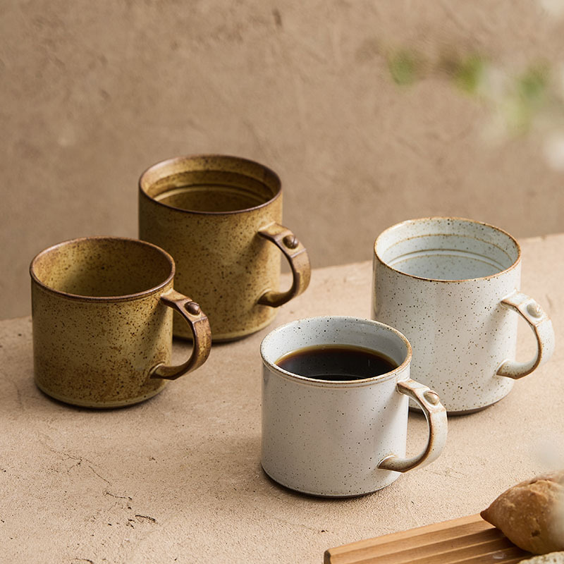 Taza de remaches de cambio de horno Taza de café nórdico simple y personalizada Taza de alto valor Taza de cerámica para oficina