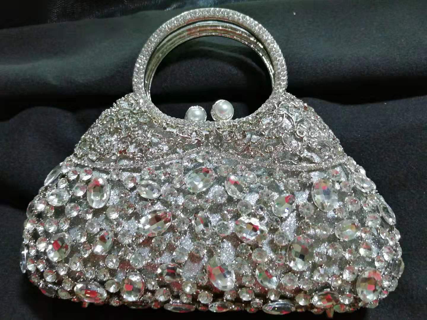 Màu bạc