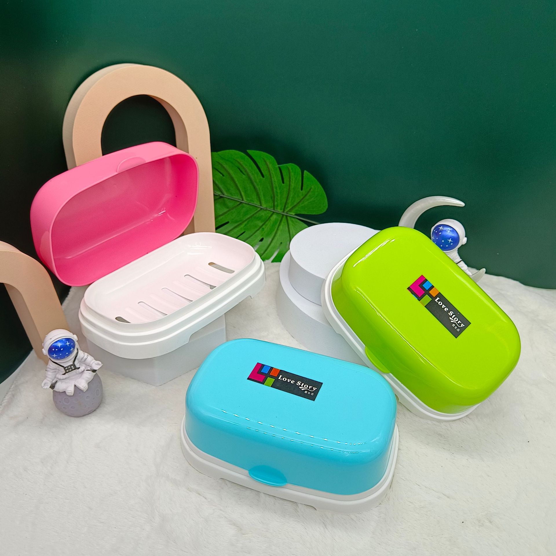 Big plastic soap holder for home use