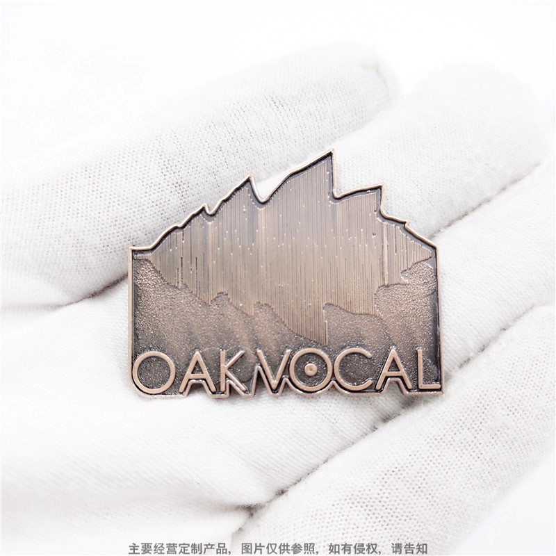 精致枫叶图案商标设计 皮包手袋金属枫叶标牌 压铸铭牌金属电镀