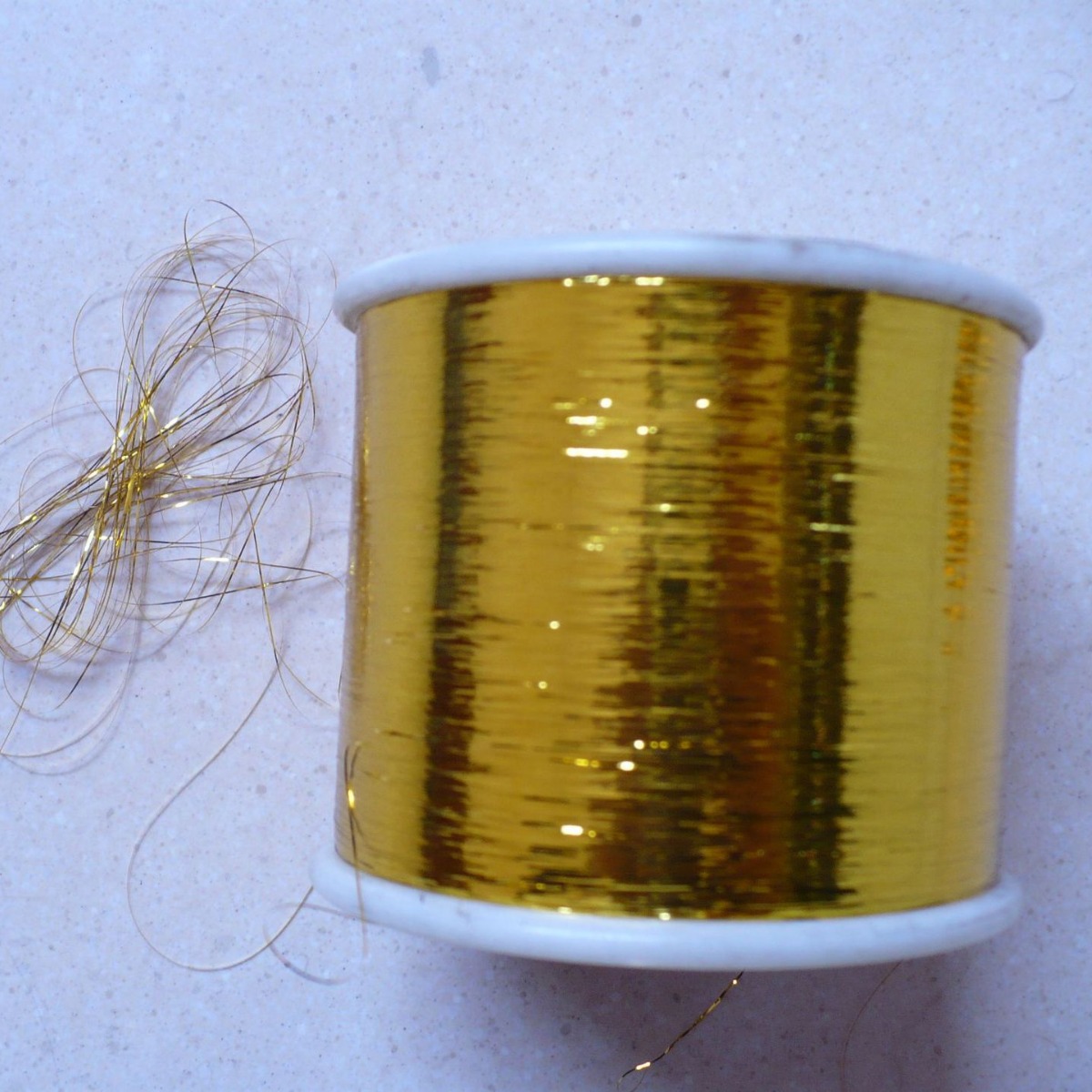 金银红蓝绿紫铝铂膜裁切成各种宽度红绿蓝紫黄金属丝长条旋转亮片