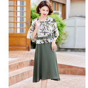 Middle-Aged and Elderly Mothers' Summer Dresses, Mid-Length Loose Skirts Above the Knee, Waist Slimming and Elegant Loose Dresses