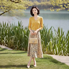 小个子黄色针织衫碎花半身裙两件套女2025春季新款超好看时尚套装