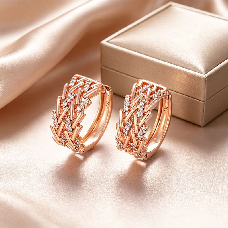 Pendientes de aro Xuping transfronterizos rusos de 18k con incrustaciones de diamantes, joyería de lujo ligero de alta gama al por mayor para mujer.