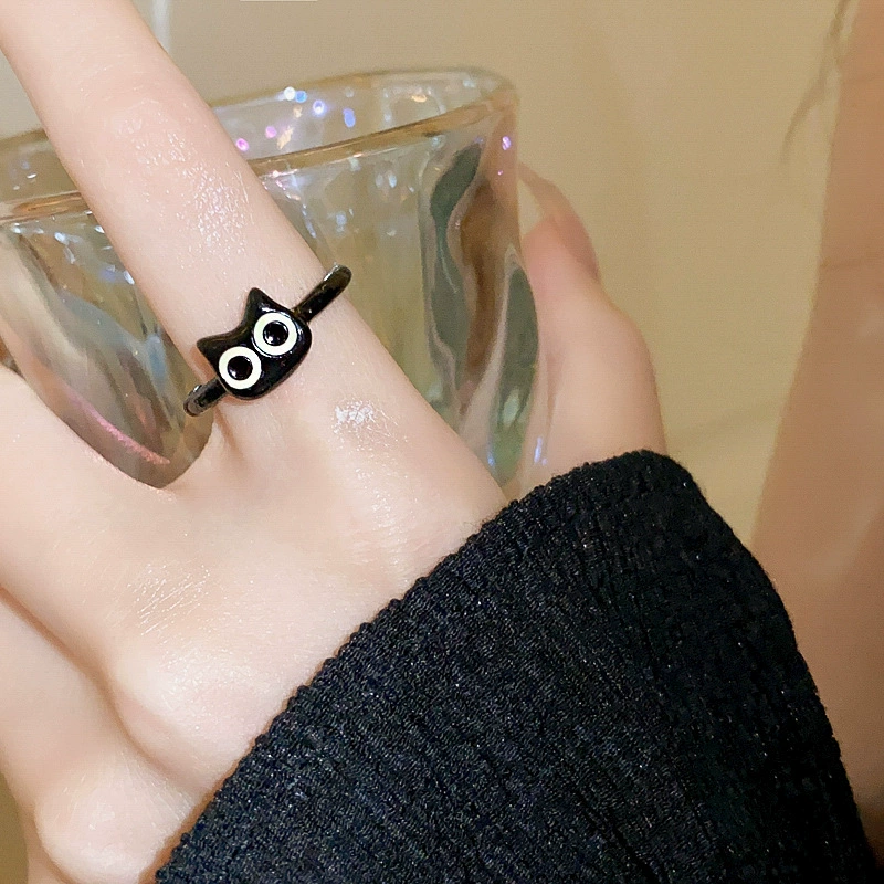 Милая мультяшная морда монстра, маленькое дизайнерское кольцо, кошка, тренд сезона, на указательном пальце