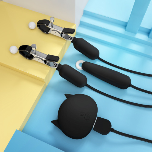 Moonuo rechargeable double breasts clitoris three-point tongue licking breast clamp vibrating breast massage female masturbation device cross-border