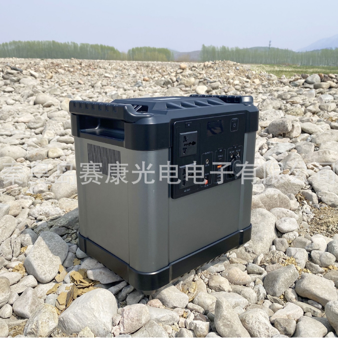 LiFePo4电池内置便携式移动电源大功率可移动直流交流野外充电