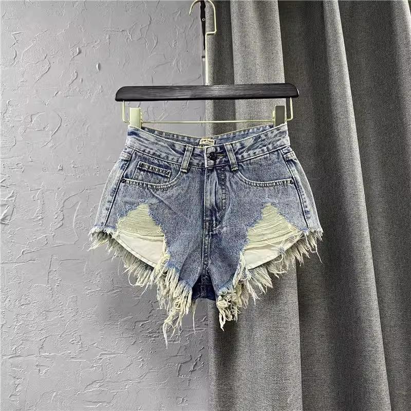 European and American Style Women's Distressed Denim Shorts with Exposed Pockets, Frayed Edges, Vintage Color, Sexy Low-Waist A-Line Hot Pants European and American Style Women's Distressed Denim Shorts with Exposed Pockets, Frayed Edges, Vintage Color, Sexy Low-Waist A-Line Hot Pants