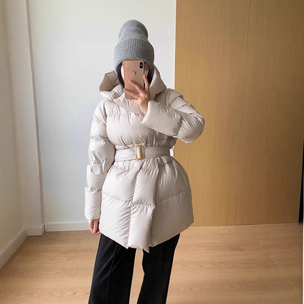 Waist-Slimming Down Jacket For Women, Hooded Short Style, 90% White Duck Down, Thickened, High-End Feel, Elegant Winter_voghion.com