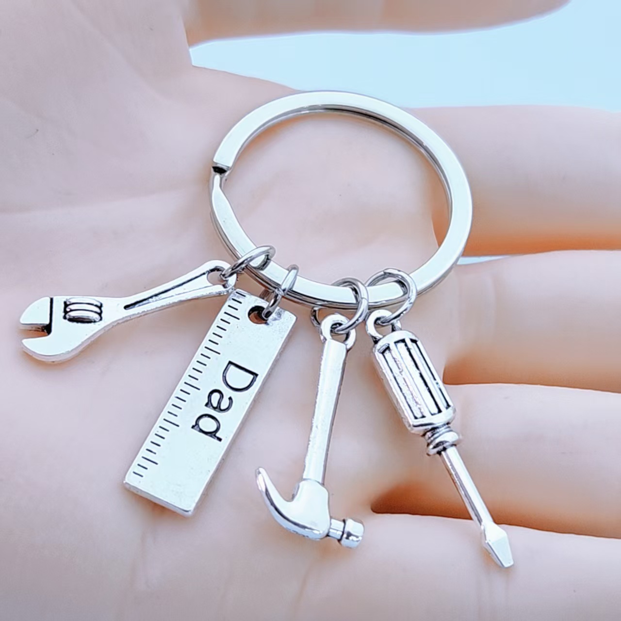 1Pcs Retro Metal Dad Hammer Screwdriver Wrench Dad Tools Father's Day Gift Keychain