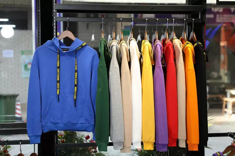 Осенне-зимний свитер рабочая одежда с логотипом класса с капюшоном и флисовой подкладкой, свободная универсальная рекламная рубашка с длинным рукавом и вышивкой