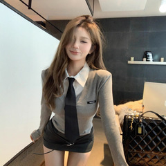 撞色拼接polo领长袖T恤女秋季修身收腰设计感假两件短款打底上衣