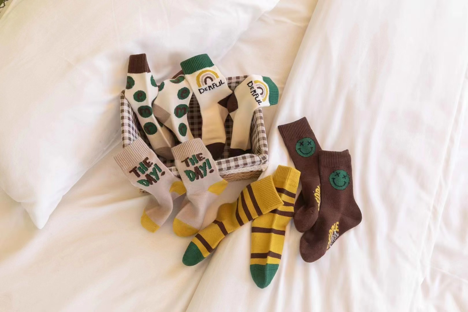 다크 브라운 웃는 얼굴