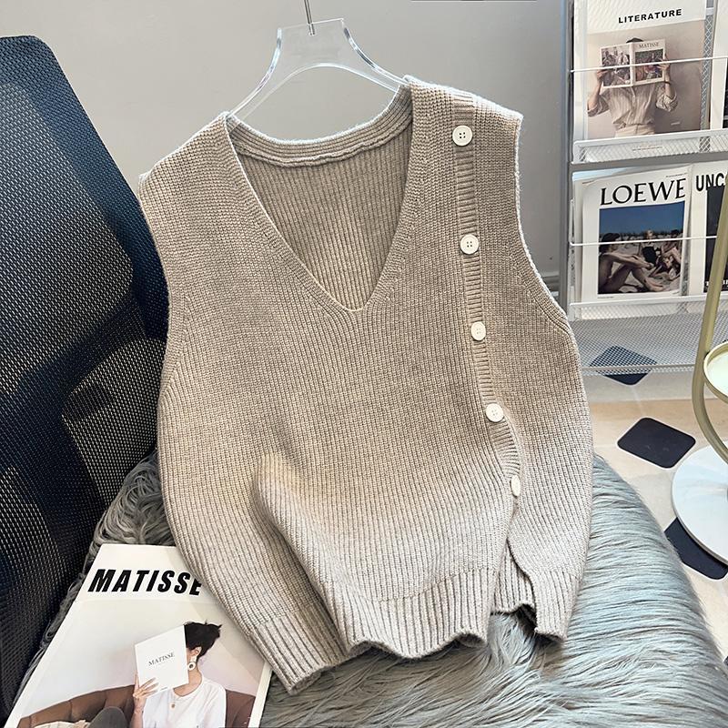 Knitted autumn vest