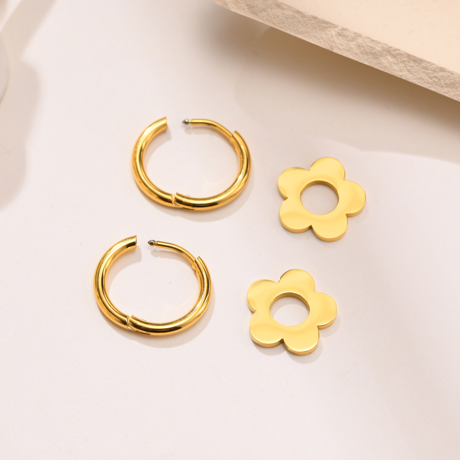 201 Stainless Steel Material 1 Pair Simple Style Flower Plating 201 Stainless Steel Stainless Steel Earrings