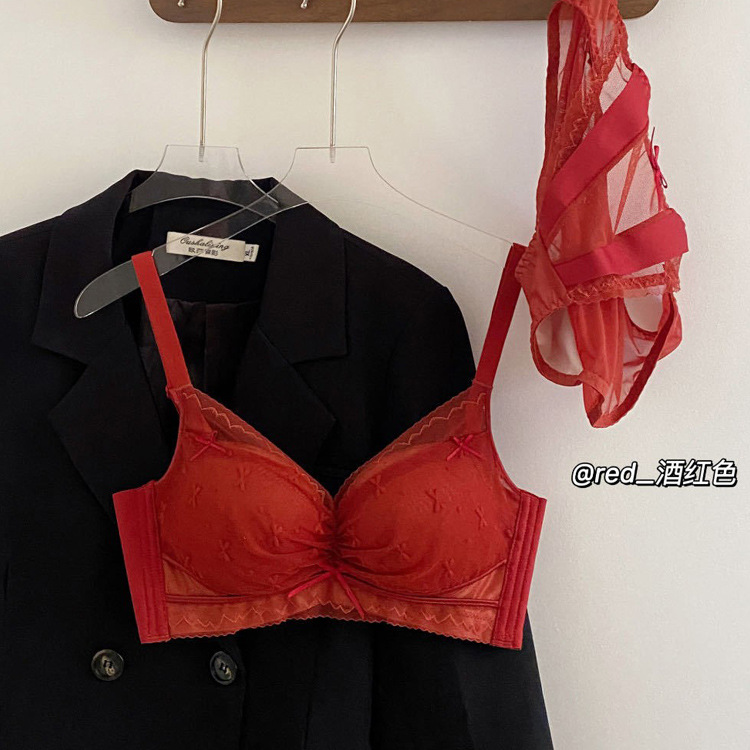 2355 Luz de lujo dulce encaje chica ropa interior las mujeres cómodo inalámbrico proteína pequeño pecho engrosado push up BRA traje