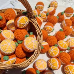 メーカー卸売のかぎ針編みオレンジペンダント、毛糸編み完成品、お土産、ニット、越境人気商品、手作り模造品