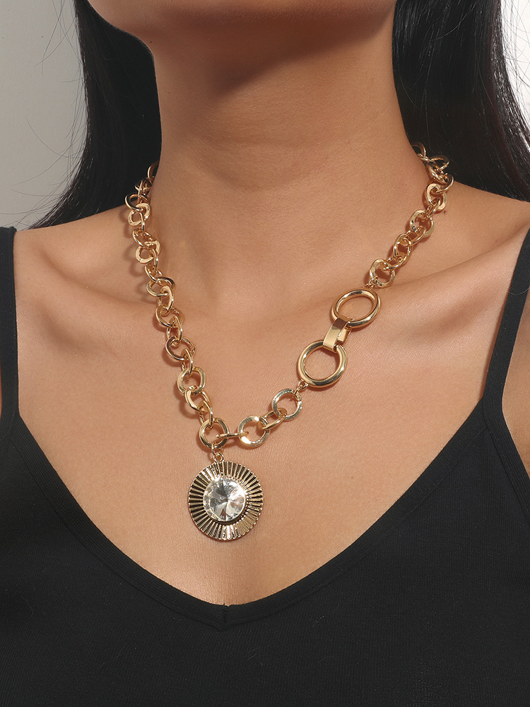 Fashion Pendant  Figure 8 Chain Glass Diamond Alloy Necklace display picture 10