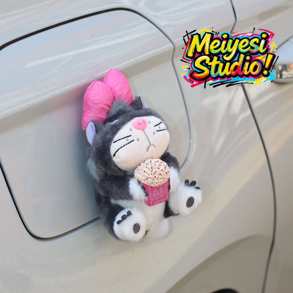 Cute Lucifer muñeca exterior coche techo de coche cola trasera muñeca de peluche colgante coche baúl colgante coche interior