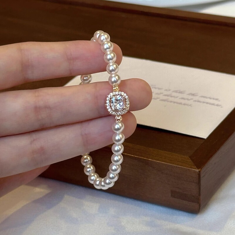 French-Style Sparkling Small Sugar Cube Imitation Pearl Bracelet for Women, 2026 New Fashion Versatile Full Diamond Light Luxury High-End Jewelry