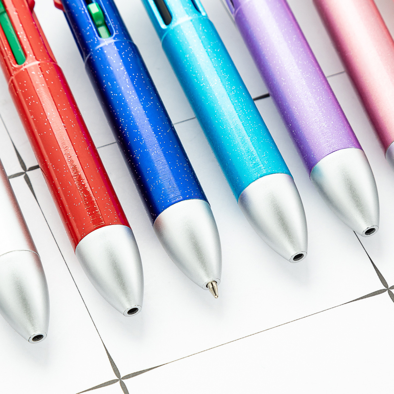 DIY cuatro colores bolígrafo de bola bolígrafo estudiantes papelería multicolor bolígrafo de bolígrafo de marca de línea clave pulsar bolígrafo plástico