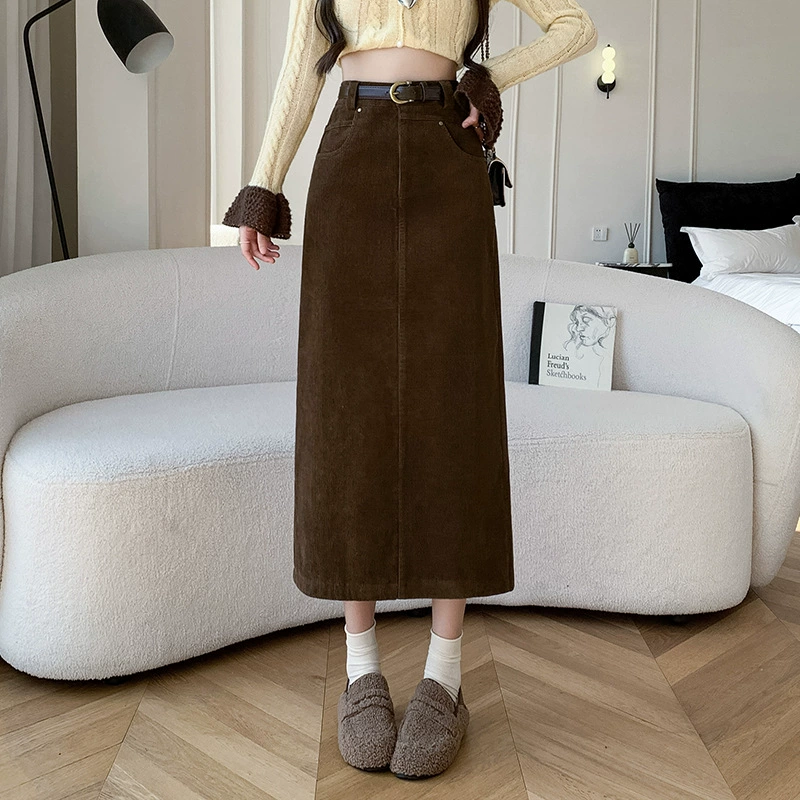 Пятно вельветовая плюшевая юбка Женская 2024 зимняя средняя длинная полуюбка ретро темперамент Хепберн ветер с высокой талией прямая юбка