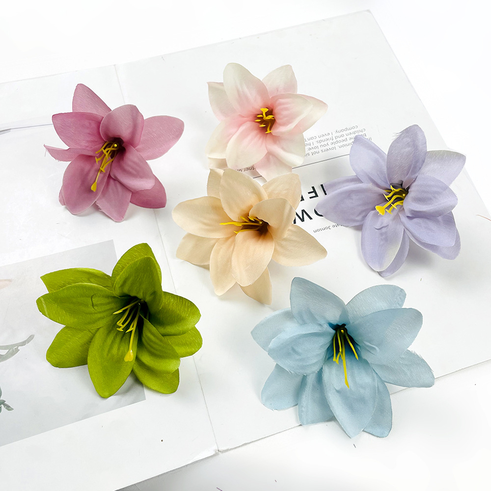 Flor de lirio doble pequeña flor al por mayor hecha a mano DIY tocado material flor pinza flor falsa caja de regalo accesorios de regalo