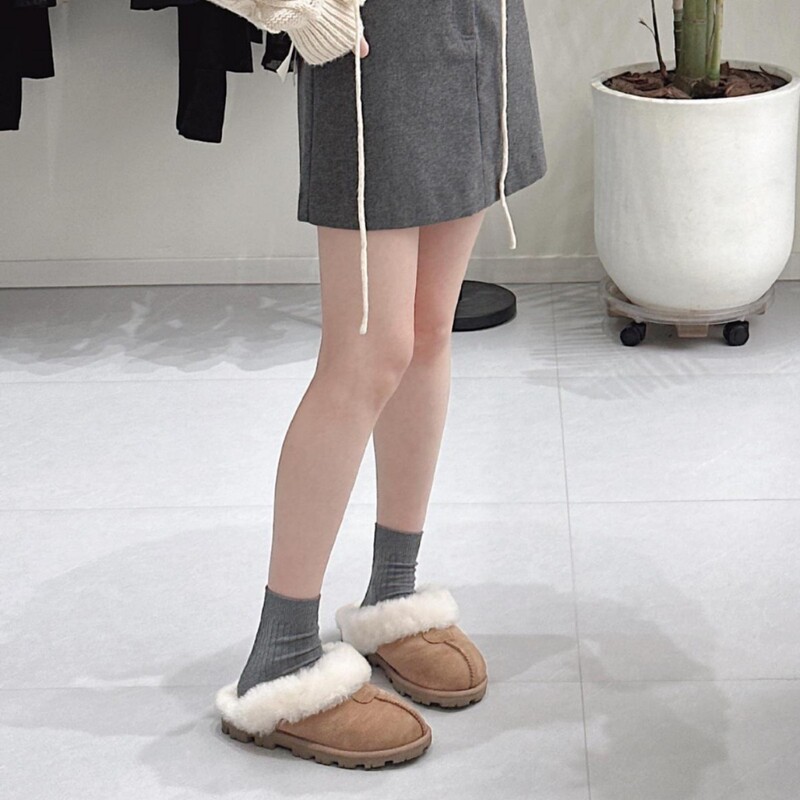 Genuine Leather Closed-Toe Wool Slippers for Women, 2025 Autumn and Winter New Style, Soft-Soled, Comfortable, Thickened Snow Boots, Non-Slip Furry Cotton Slippers